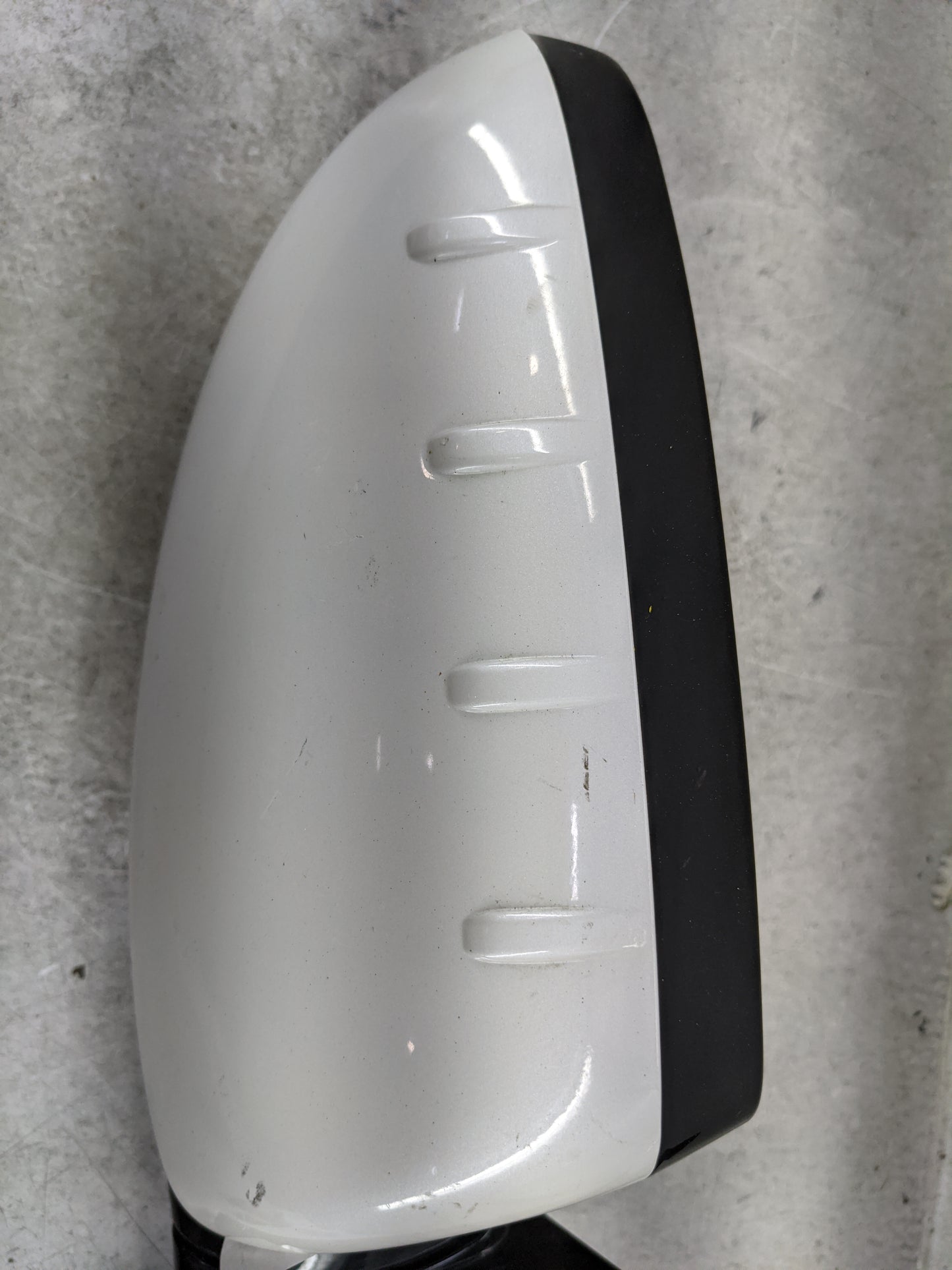 2014-2016 Kia Cadenza Passenger Side View Mirror - Right Door Mirror OEM Used - Oemusedautoparts1.com