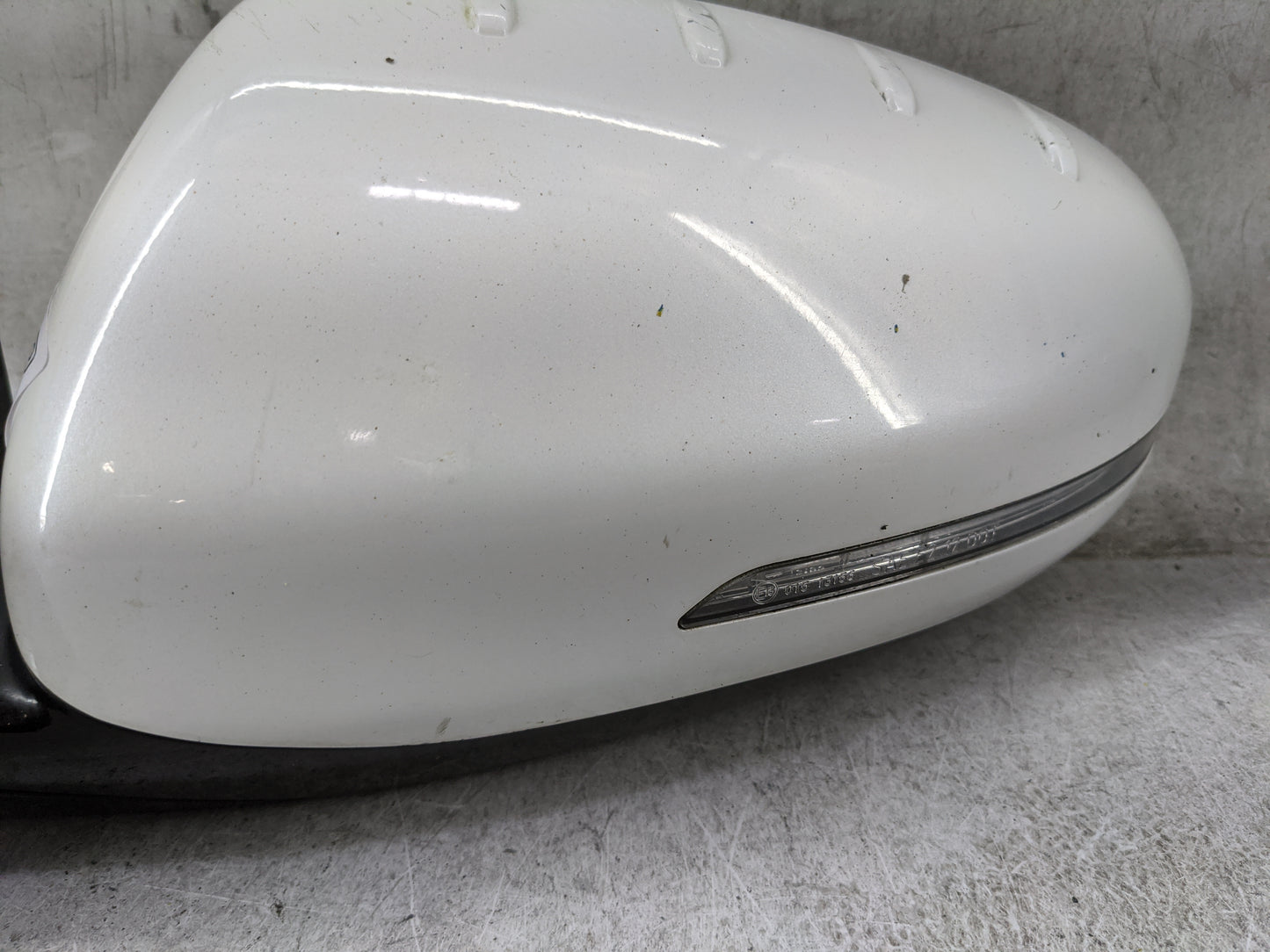 2014-2016 Kia Cadenza Driver Side View Mirror - Left Door Mirror OEM Used - Oemusedautoparts1.com