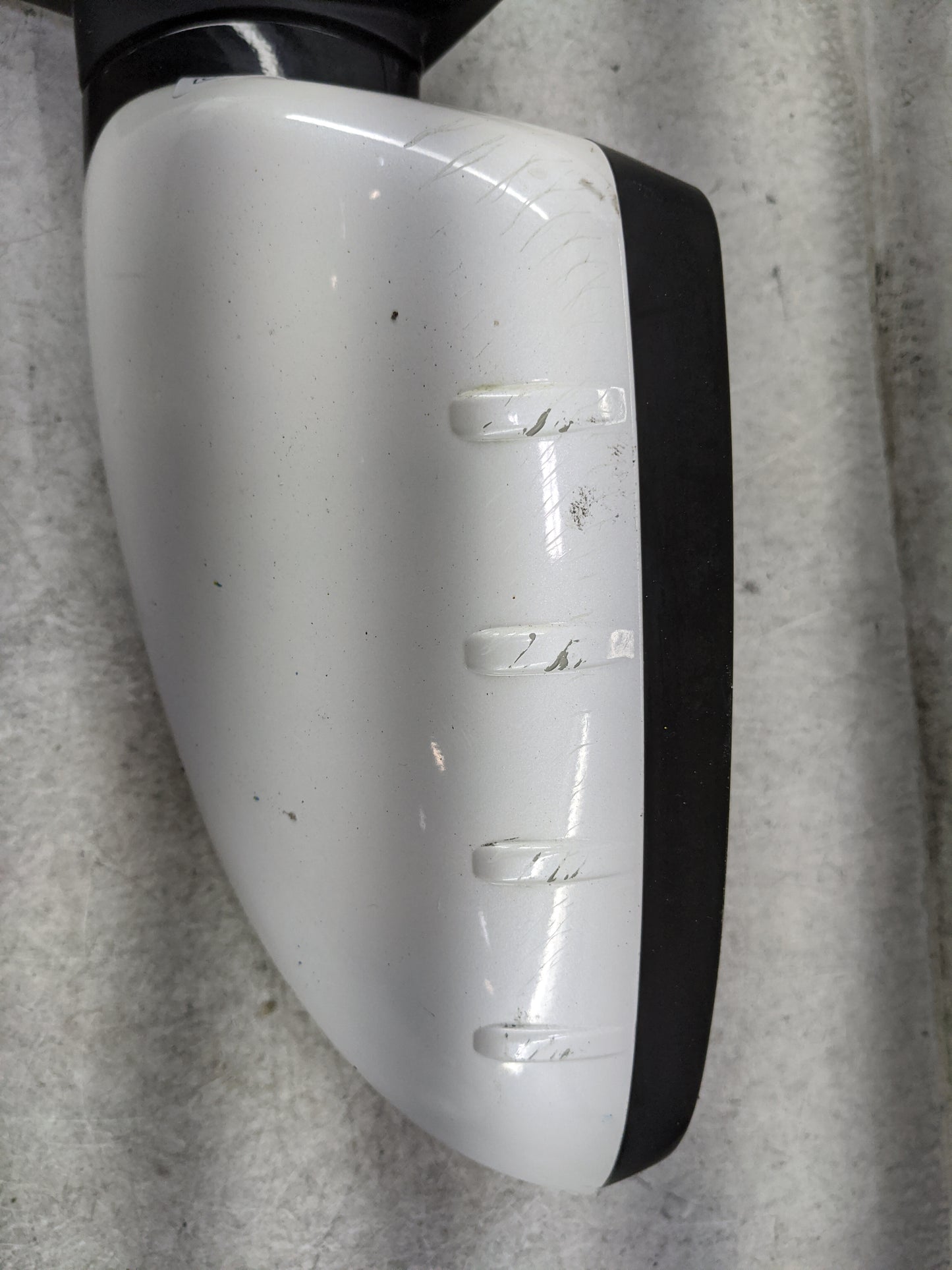 2014-2016 Kia Cadenza Driver Side View Mirror - Left Door Mirror OEM Used - Oemusedautoparts1.com