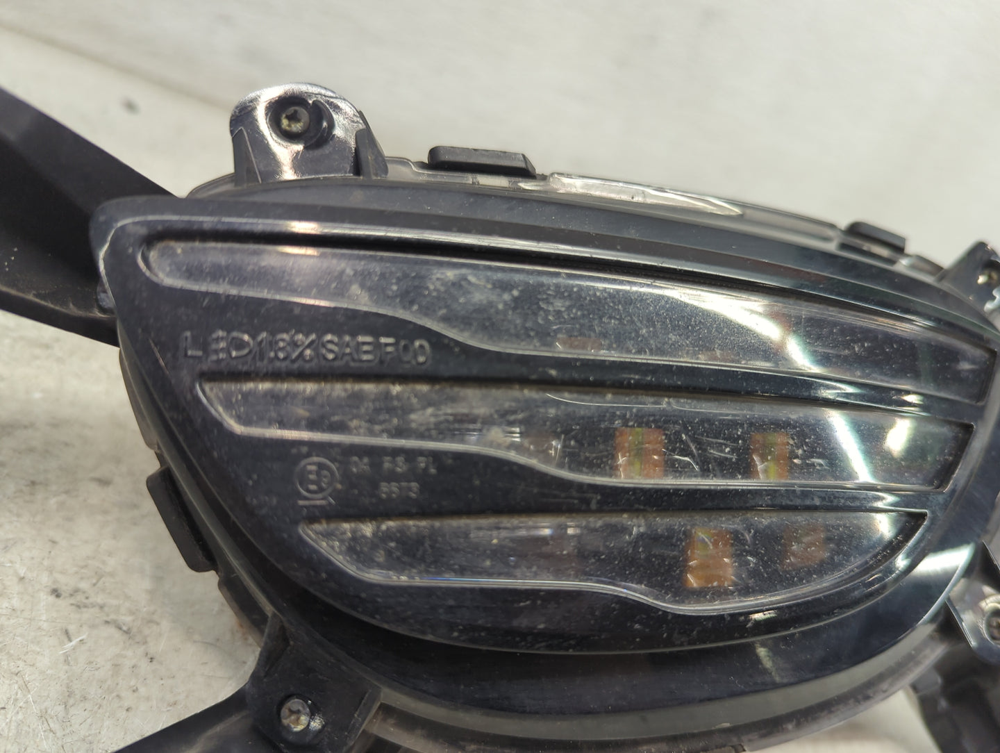 2014-2016 Kia Cadenza Passenger Right Oem Cornering Light Lamp Black - Oemusedautoparts1.com
