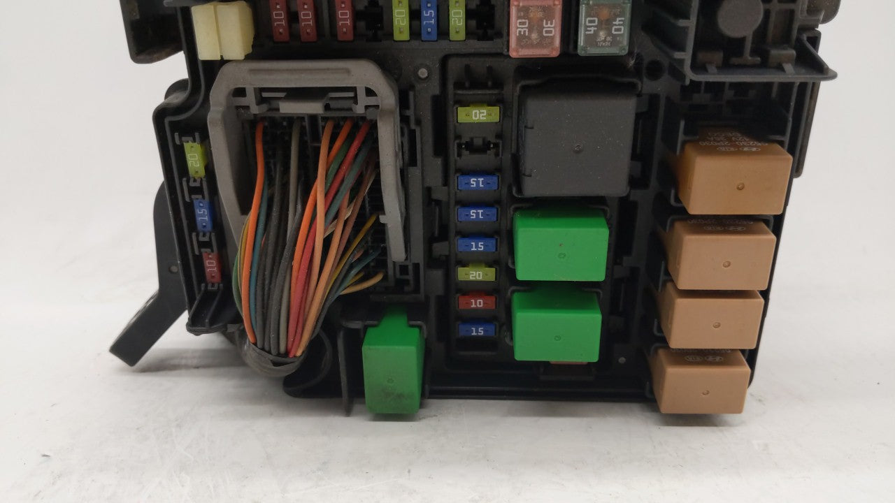2014-2016 Kia Cadenza Fusebox Fuse Box Panel Relay Module P/N:91275-3R022 91275-3R032 Fits Fits 2014 2015 2016 OEM Used Auto