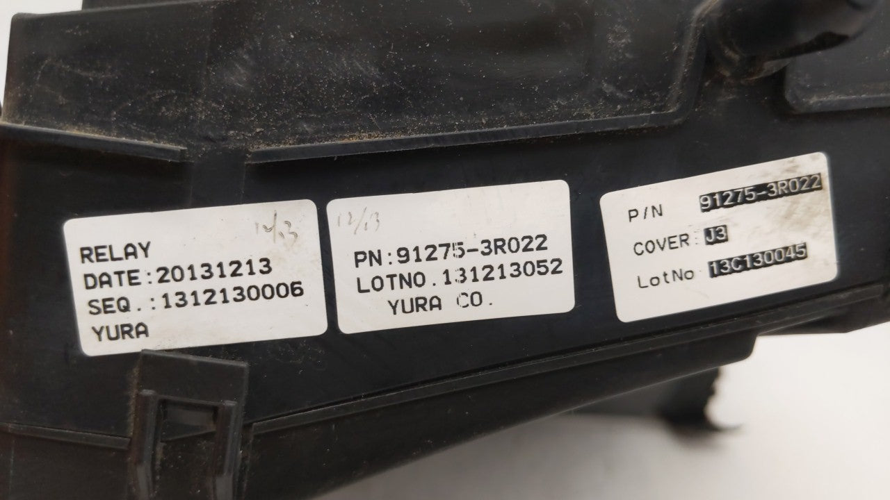 2014-2016 Kia Cadenza Fusebox Fuse Box Panel Relay Module P/N:91275-3R022 91275-3R032 Fits Fits 2014 2015 2016 OEM Used Auto