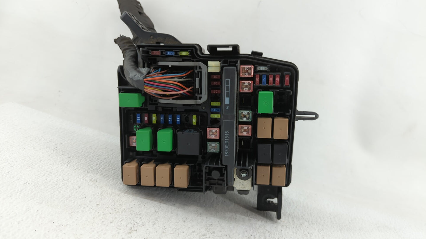 2014-2016 Kia Cadenza Fusebox Fuse Box Panel Relay Module P/N:91275-3R030 91275-3R022, 91275-3R032 Fits Fits 2014 2015 2016 