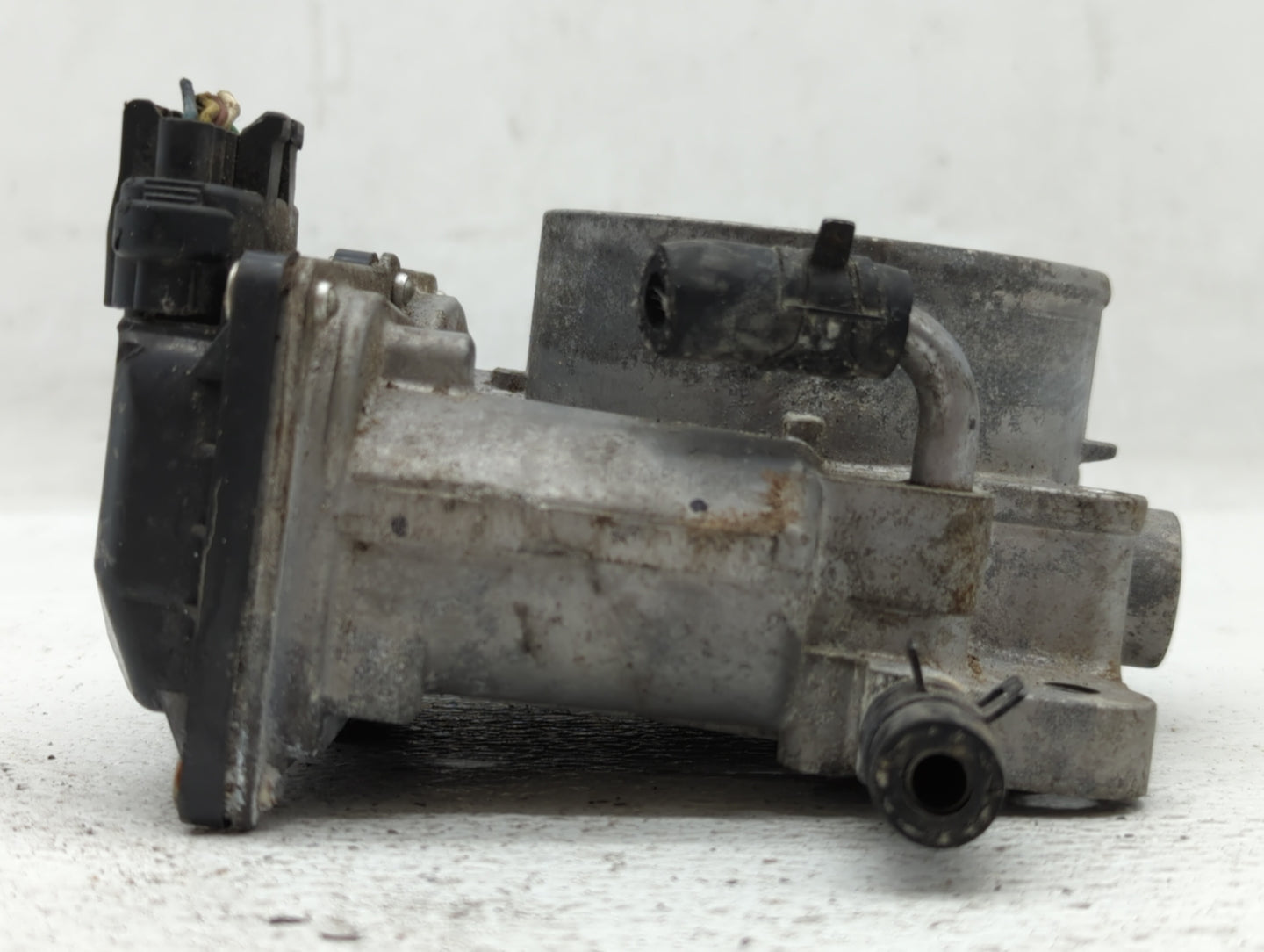 2014-2016 Kia Cadenza Throttle Body P/N:35100-3CAA0 Fits Fits 2012 2013 2014 2015 2016 2017 2018 OEM Used Auto Parts - Oemus
