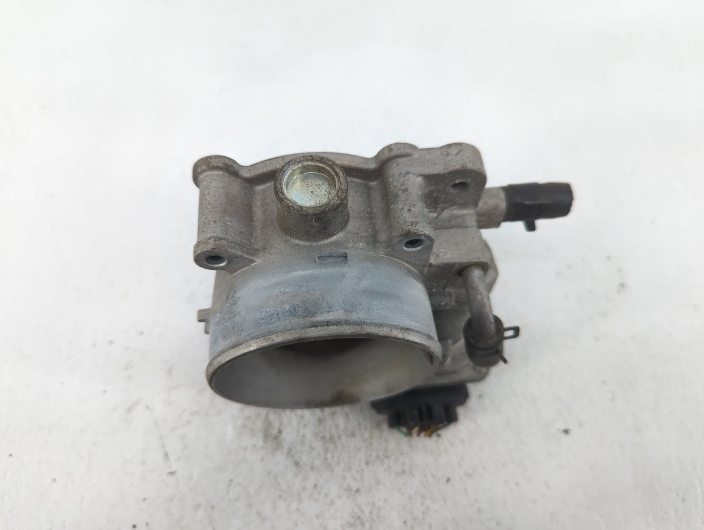 2014-2016 Kia Cadenza Throttle Body P/N:35100-3CAA0 Fits Fits 2012 2013 2014 2015 2016 2017 2018 OEM Used Auto Parts - Oemus