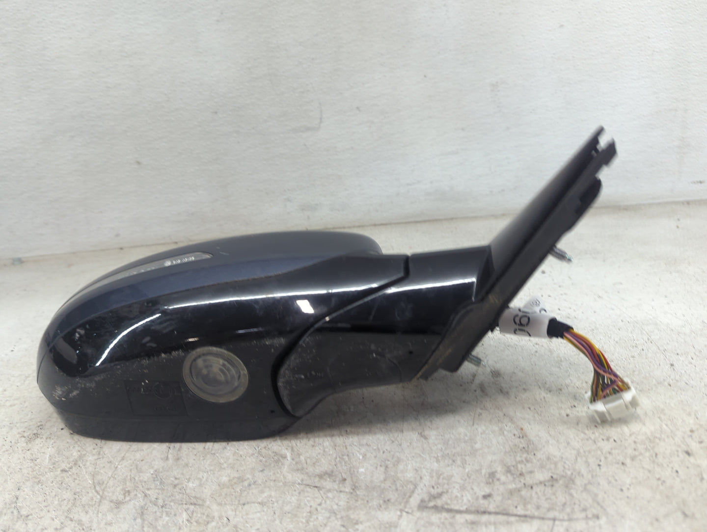 2014-2016 Kia Cadenza Passenger Side View Mirror - Right Door Mirror OEM Used - Oemusedautoparts1.com