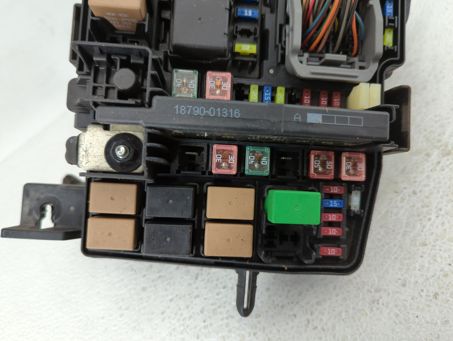 2014-2016 Kia Cadenza Fusebox Fuse Box Panel Relay Module P/N:91275-3R030 91275-3R022, 91275-3R032 Fits Fits 2014 2015 2016 