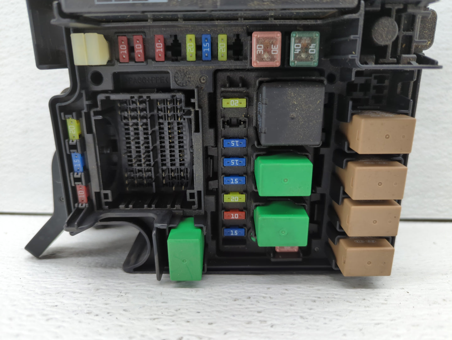 2014-2016 Kia Cadenza Fusebox Fuse Box Panel Relay Module P/N:91275-3R022 Fits Fits 2014 2015 2016 OEM Used Auto Parts - Oem