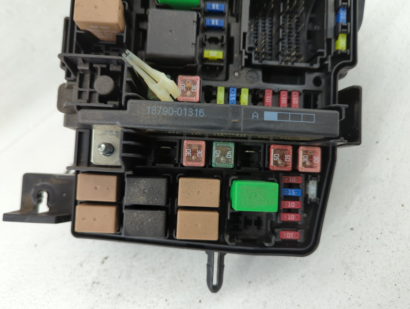 2014-2016 Kia Cadenza Fusebox Fuse Box Panel Relay Module P/N:91950-3S810 91275-3R030, 91275-3R022 Fits Fits 2014 2015 2016 