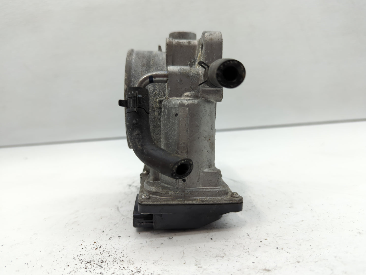 2014-2016 Kia Cadenza Throttle Body P/N:35100-3CAA0 Fits Fits 2012 2013 2014 2015 2016 2017 2018 OEM Used Auto Parts - Oemus