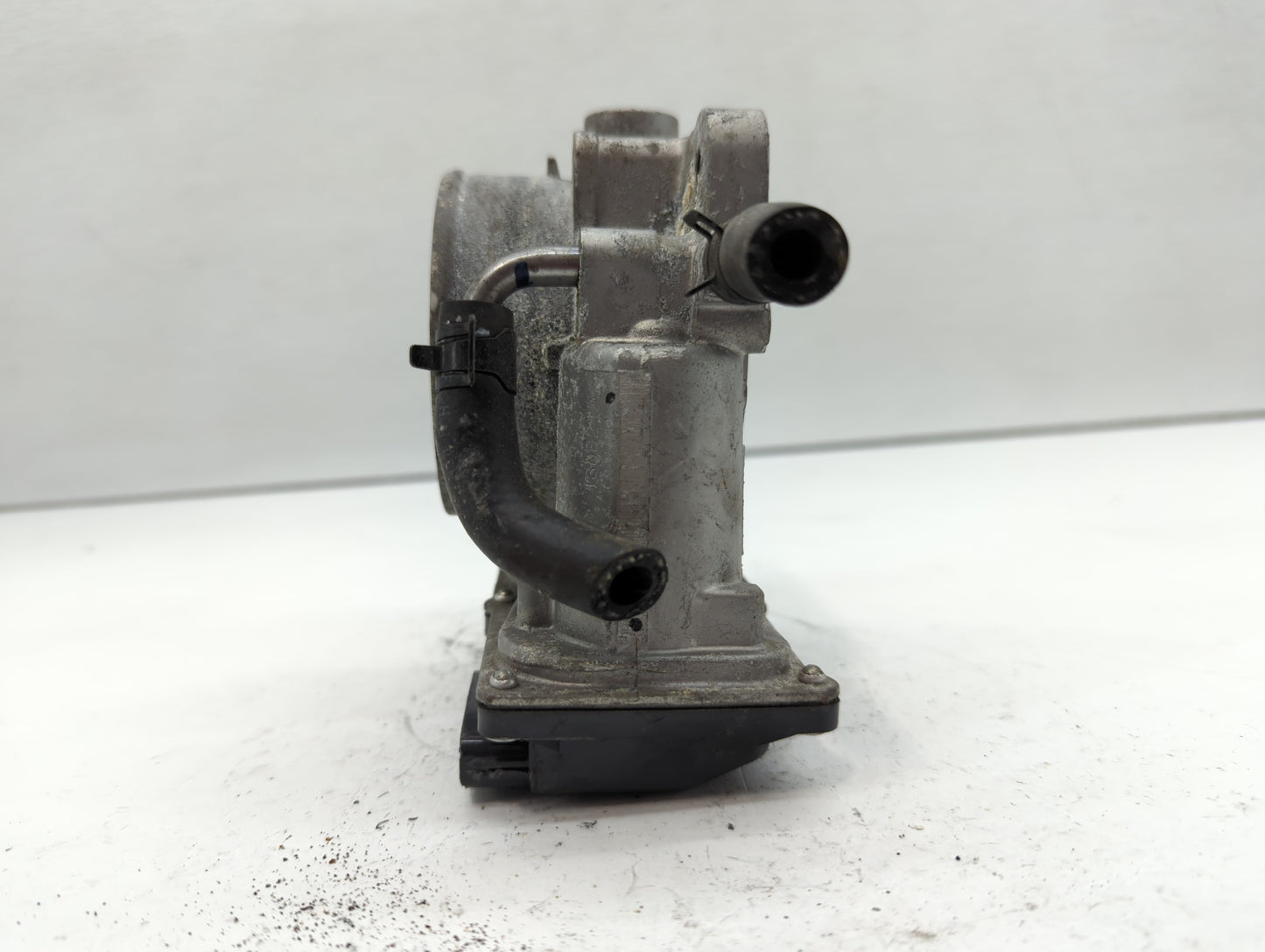 2014-2016 Kia Cadenza Throttle Body P/N:35100-3CAA0 Fits Fits 2012 2013 2014 2015 2016 2017 2018 OEM Used Auto Parts - Oemus