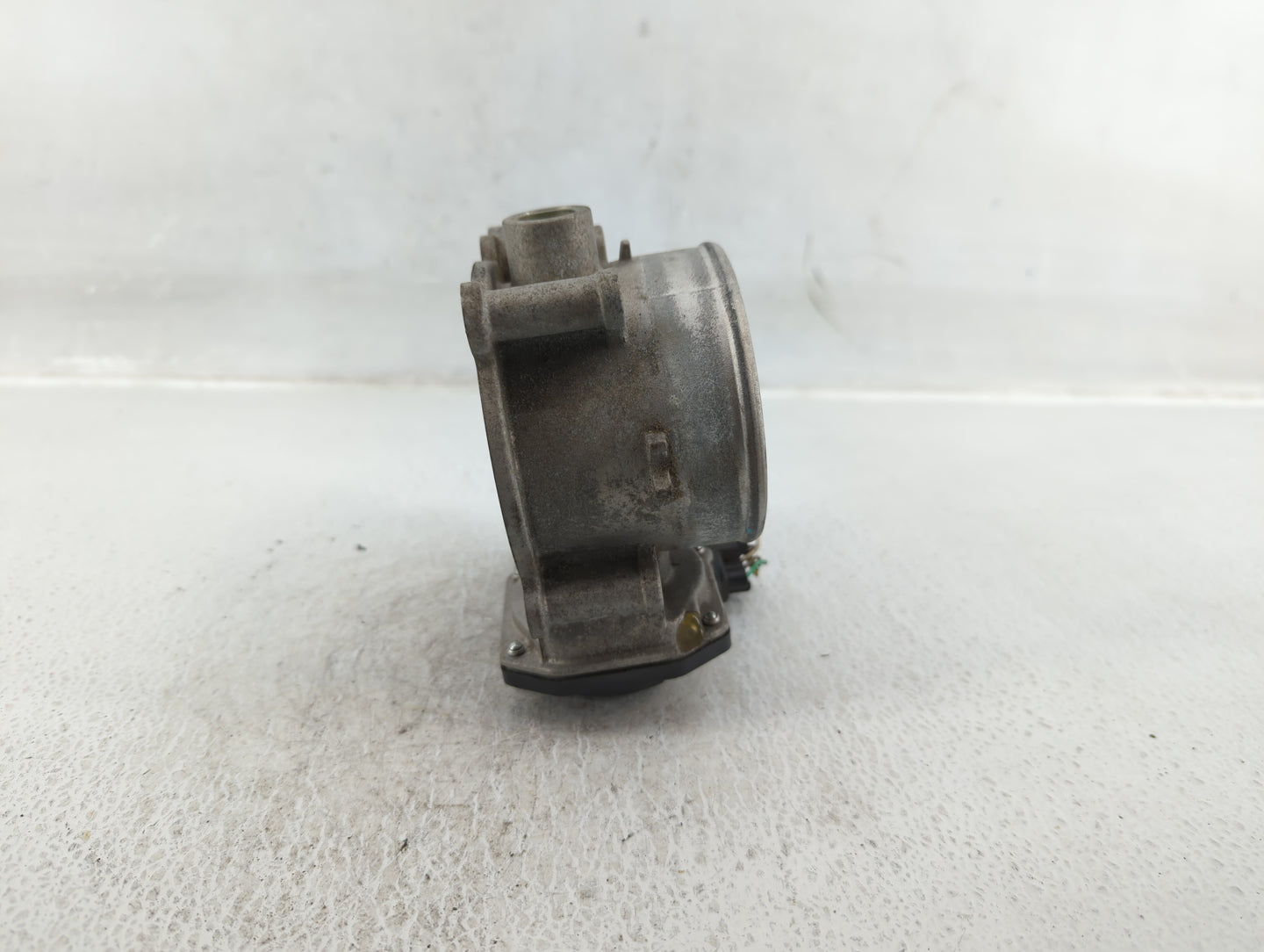 2014-2016 Kia Cadenza Throttle Body P/N:35100-3CAA0 Fits Fits 2012 2013 2014 2015 2016 2017 2018 OEM Used Auto Parts - Oemus