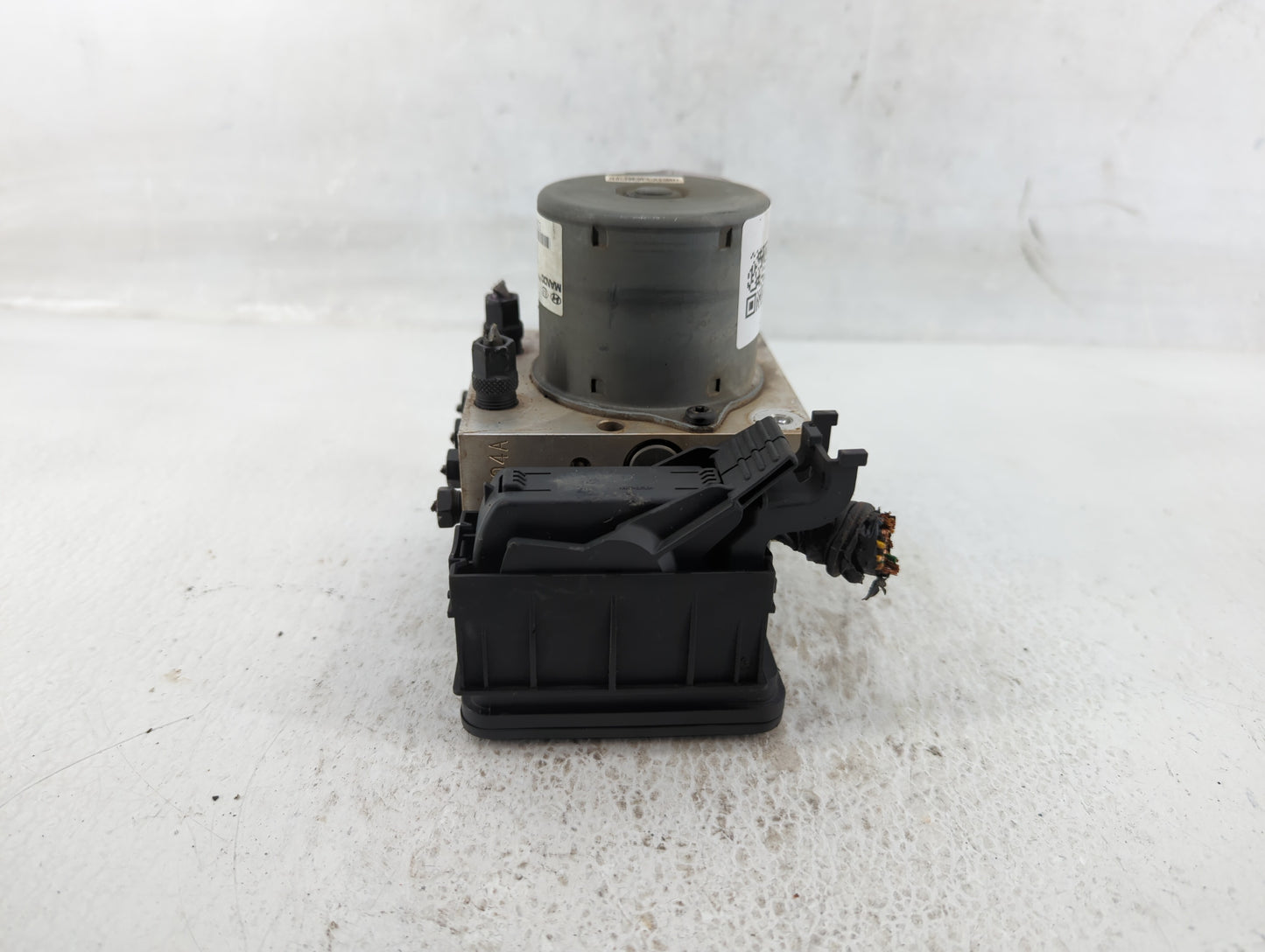 2014-2016 Kia Cadenza ABS Pump Control Module Replacement P/N:58920-3R800 Fits Fits 2014 2015 2016 OEM Used Auto Parts - Oem