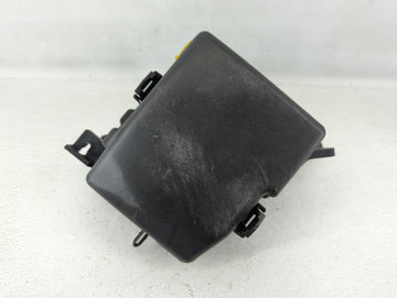 2014-2016 Kia Cadenza Fusebox Fuse Box Panel Relay Module P/N:91950-3S810 Fits Fits 2014 2015 2016 OEM Used Auto Parts - Oem