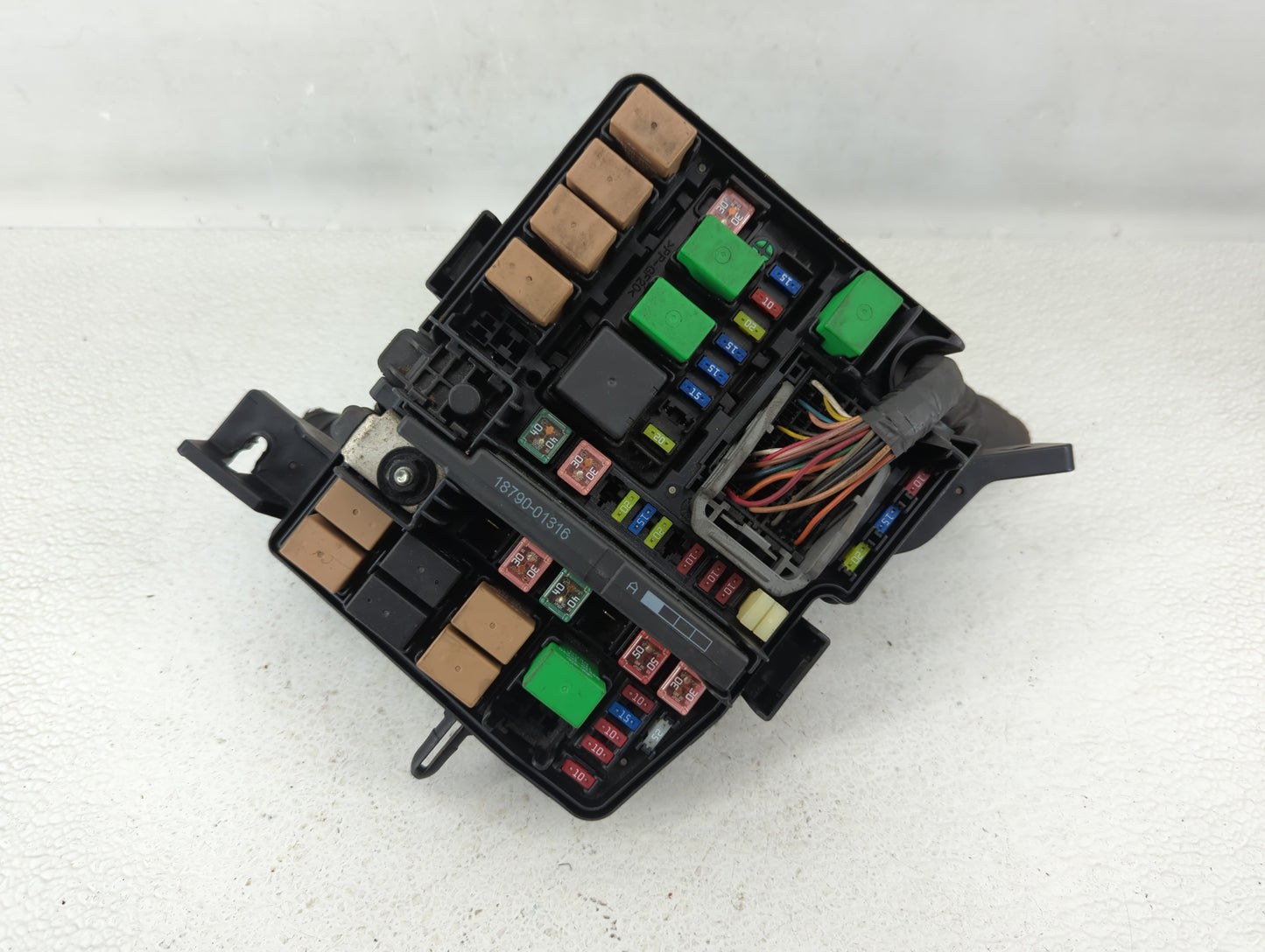 2014-2016 Kia Cadenza Fusebox Fuse Box Panel Relay Module P/N:91950-3S810 Fits Fits 2014 2015 2016 OEM Used Auto Parts - Oem