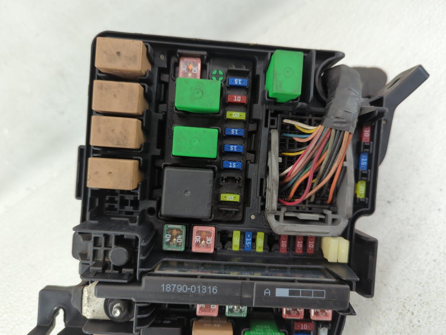 2014-2016 Kia Cadenza Fusebox Fuse Box Panel Relay Module P/N:91950-3S810 Fits Fits 2014 2015 2016 OEM Used Auto Parts - Oem