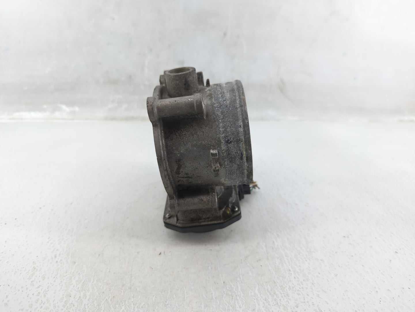 2014-2016 Kia Cadenza Throttle Body P/N:35100-3CAA0 Fits Fits 2012 2013 2014 2015 2016 2017 2018 OEM Used Auto Parts - Oemus