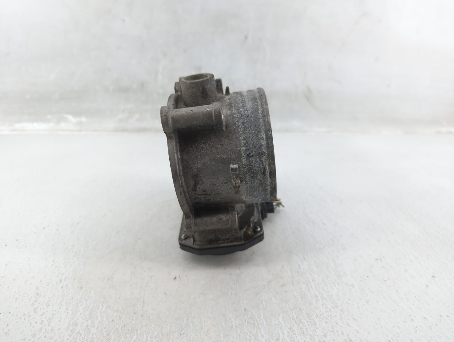 2014-2016 Kia Cadenza Throttle Body P/N:35100-3CAA0 Fits Fits 2012 2013 2014 2015 2016 2017 2018 OEM Used Auto Parts - Oemus