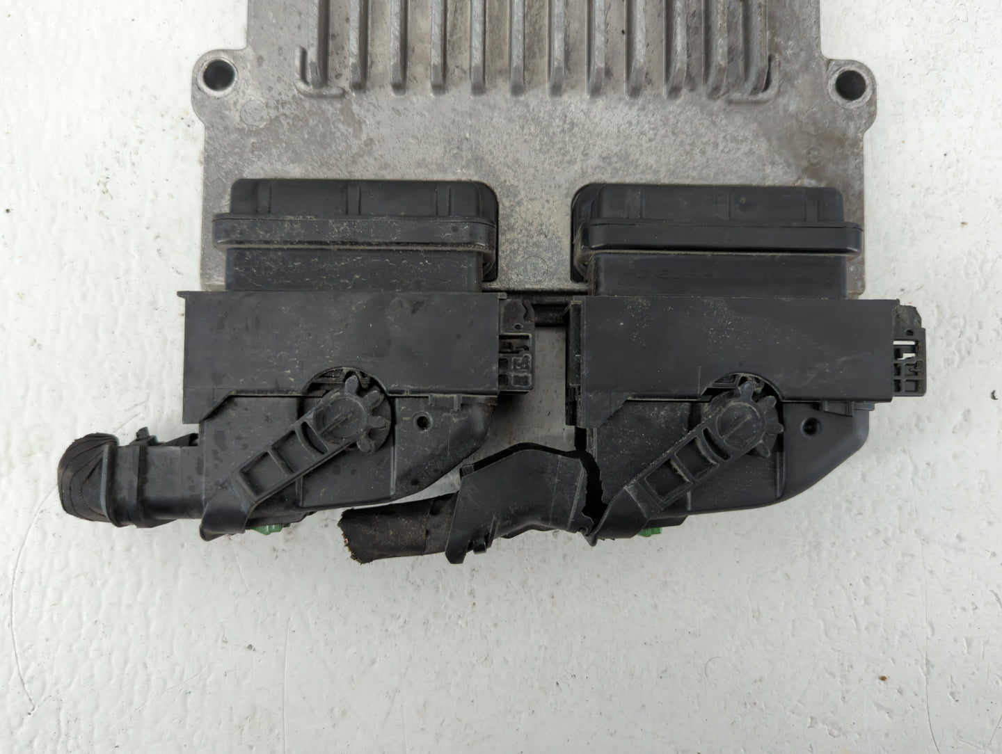 2014-2016 Kia Cadenza PCM Engine Control Computer ECU ECM PCU OEM P/N:39110-3CGN9 Fits Fits 2014 2015 2016 OEM Used Auto Par