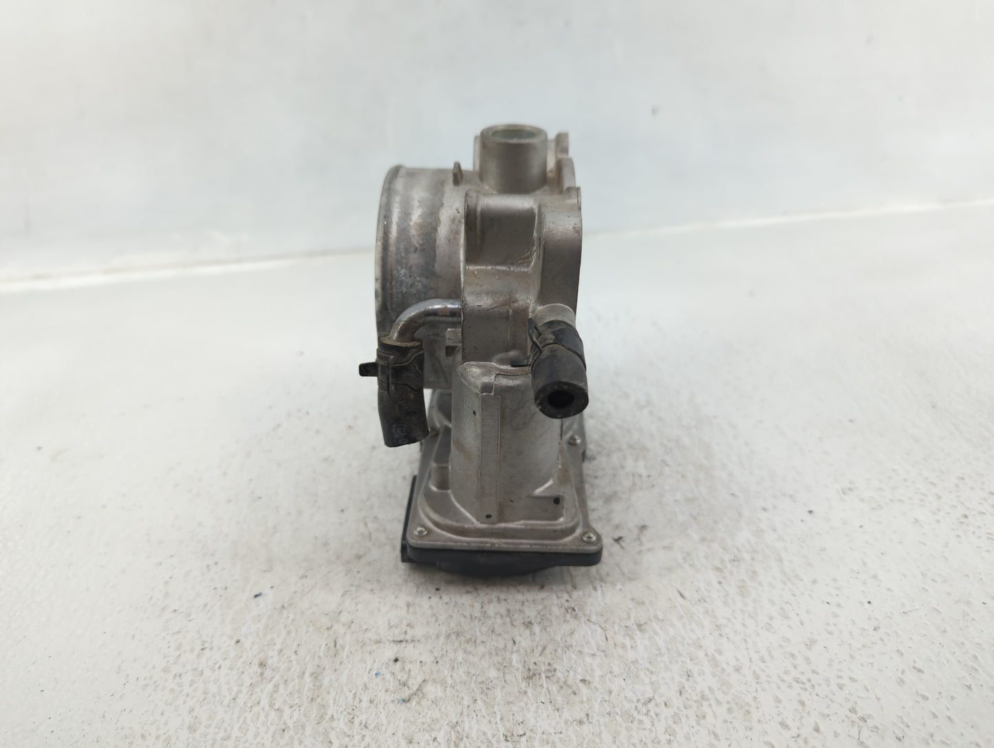 2014-2016 Kia Cadenza Throttle Body P/N:35100-3CAA0 Fits Fits 2012 2013 2014 2015 2016 2017 2018 OEM Used Auto Parts - Oemus