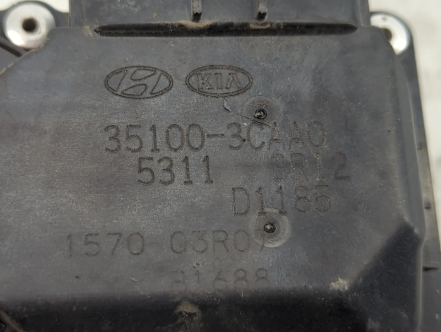 2014-2016 Kia Cadenza Throttle Body P/N:35100-3CAA0 Fits Fits 2012 2013 2014 2015 2016 2017 2018 OEM Used Auto Parts - Oemus