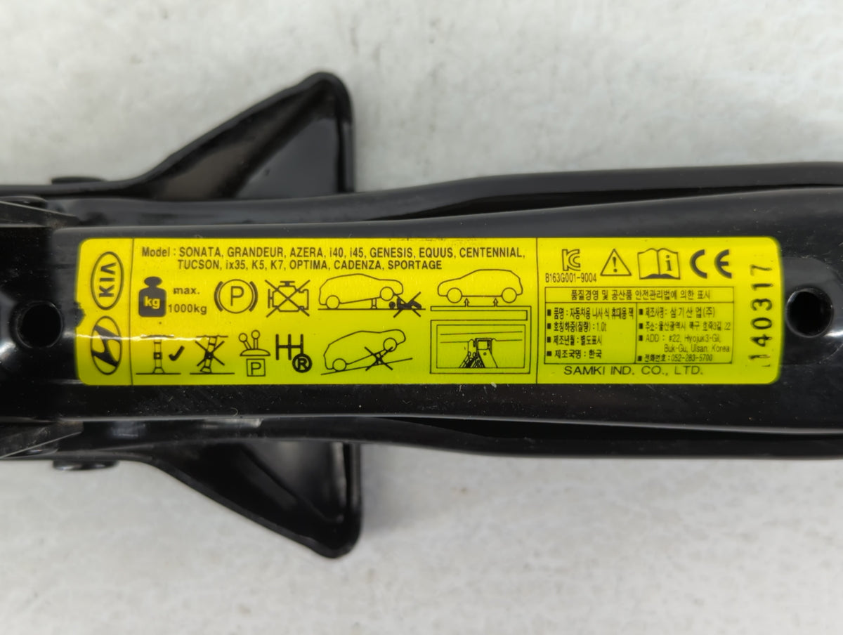 2014 Kia Cadenza Spare Scissor Car Jack 595906 - Oemusedautoparts1.com