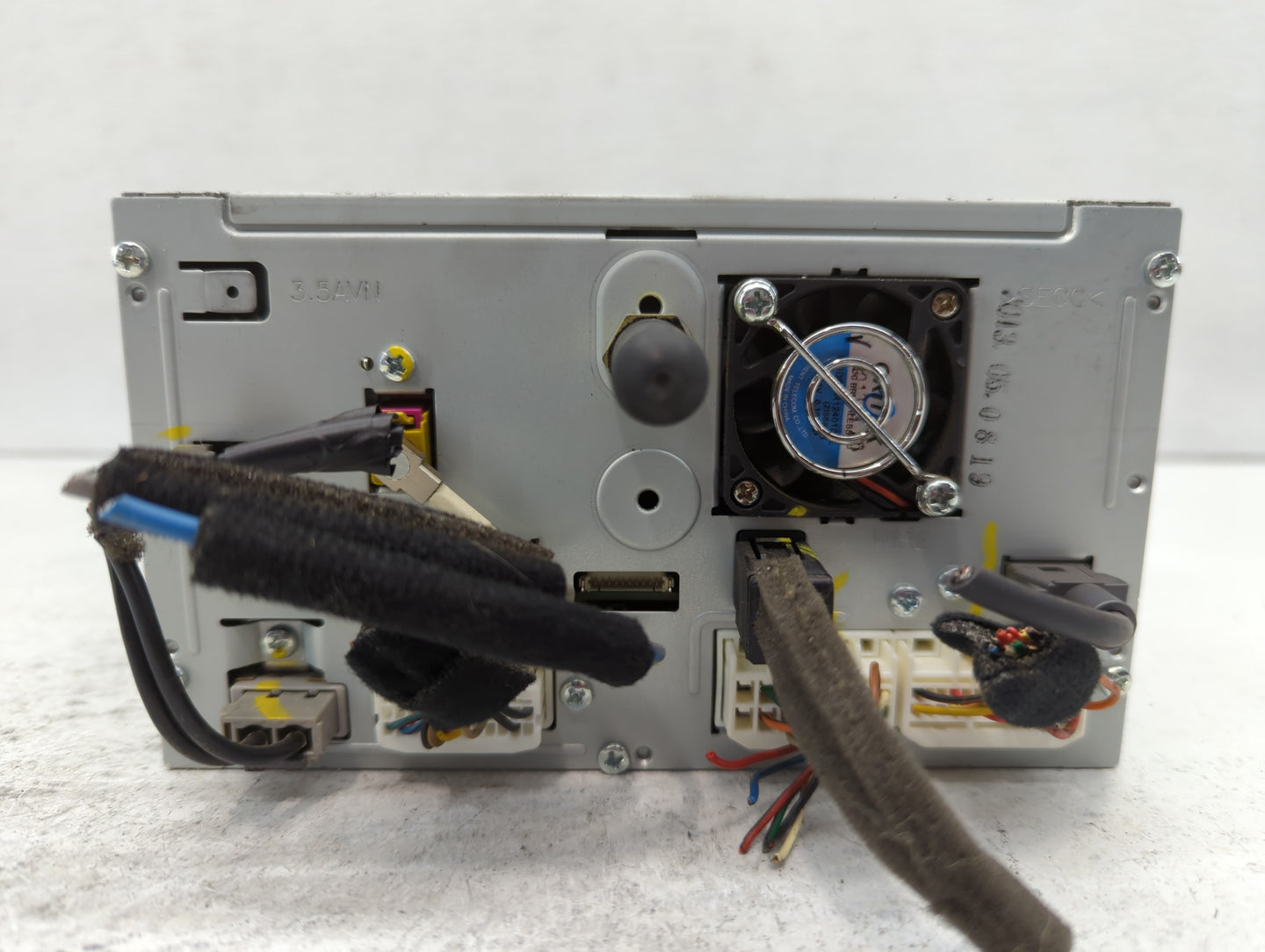 2014-2016 Kia Cadenza Radio Control Panel - Oemusedautoparts1.com