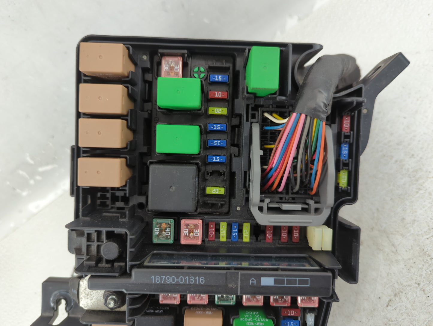 2014-2016 Kia Cadenza Fusebox Fuse Box Panel Relay Module P/N:91275-3R072 Fits Fits 2014 2015 2016 OEM Used Auto Parts - Oem