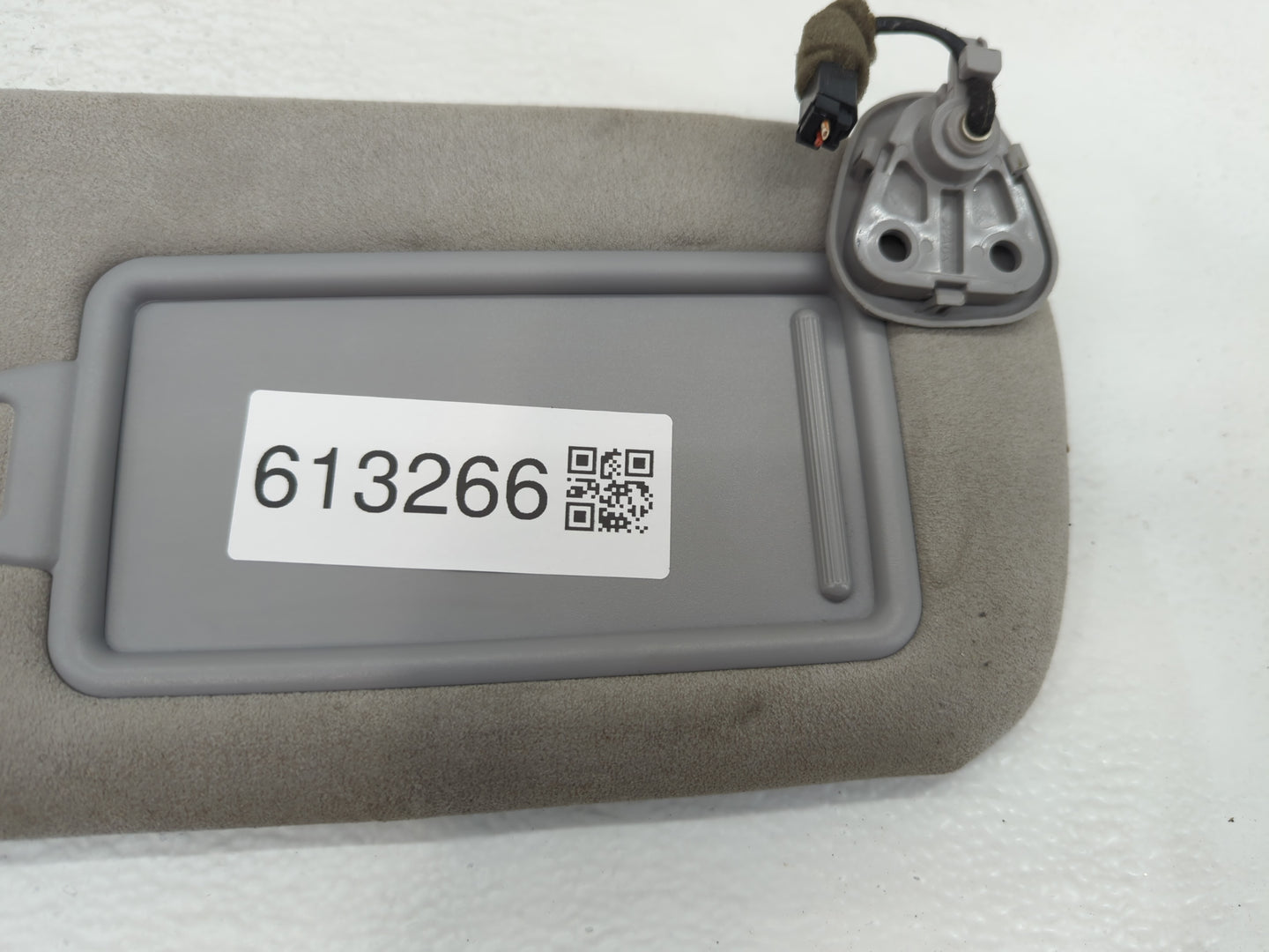2014-2016 Kia Cadenza Sun Visor Shade Replacement Passenger Right Mirror Fits Fits 2014 2015 2016 OEM Used Auto Parts - Oemu