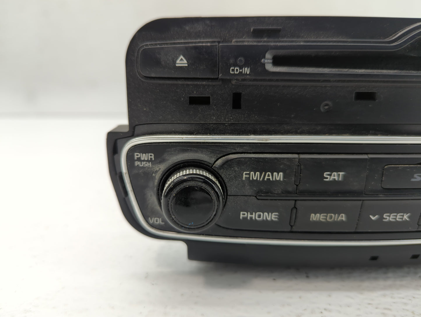 2014 Kia Cadenza Radio AM FM Cd Player Receiver Replacement P/N:96560-3R107 Fits OEM Used Auto Parts - Oemusedautoparts1.com