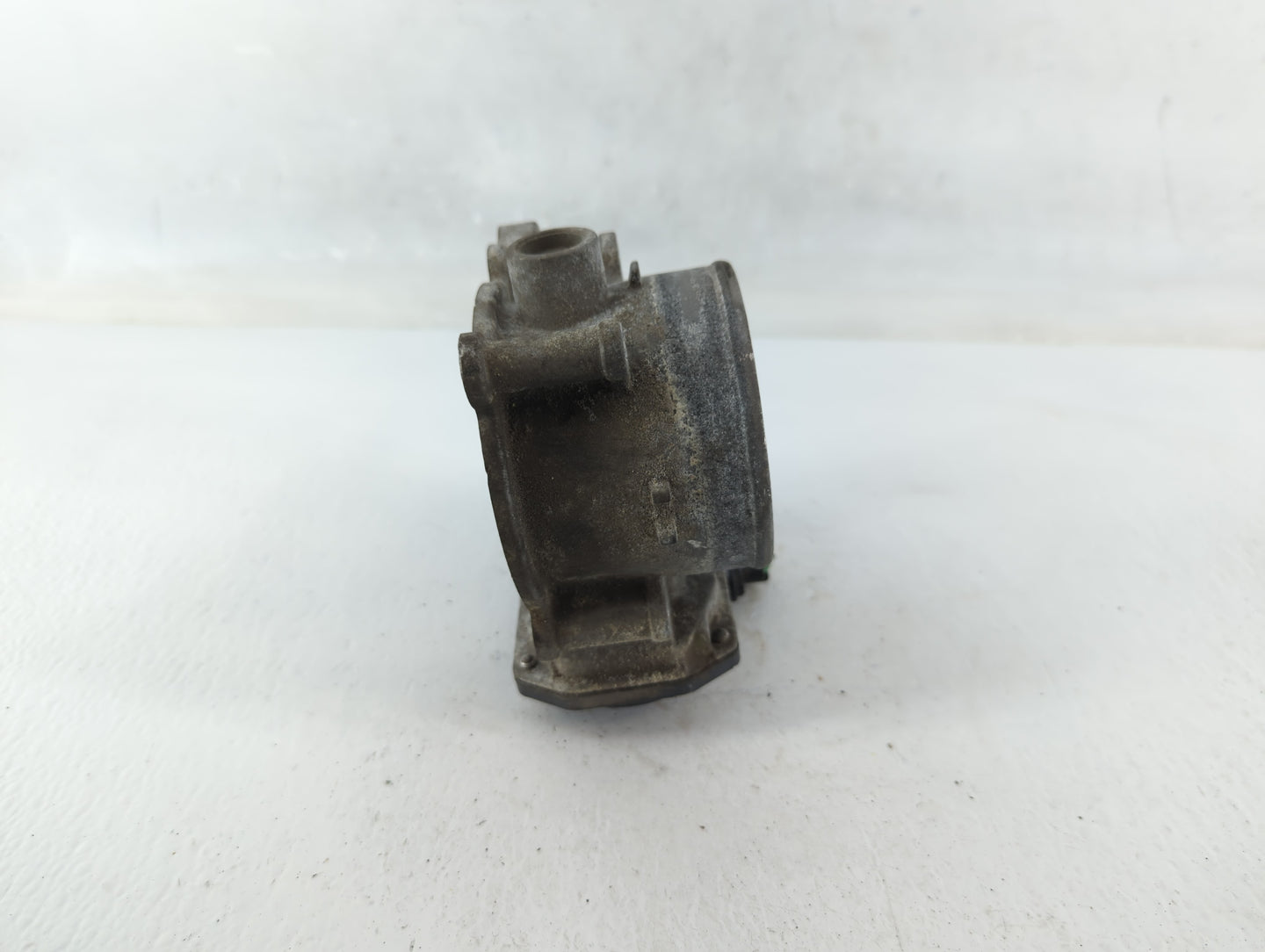 2014-2016 Kia Cadenza Throttle Body P/N:35100-3CAA0 Fits Fits 2012 2013 2014 2015 2016 2017 2018 OEM Used Auto Parts - Oemus