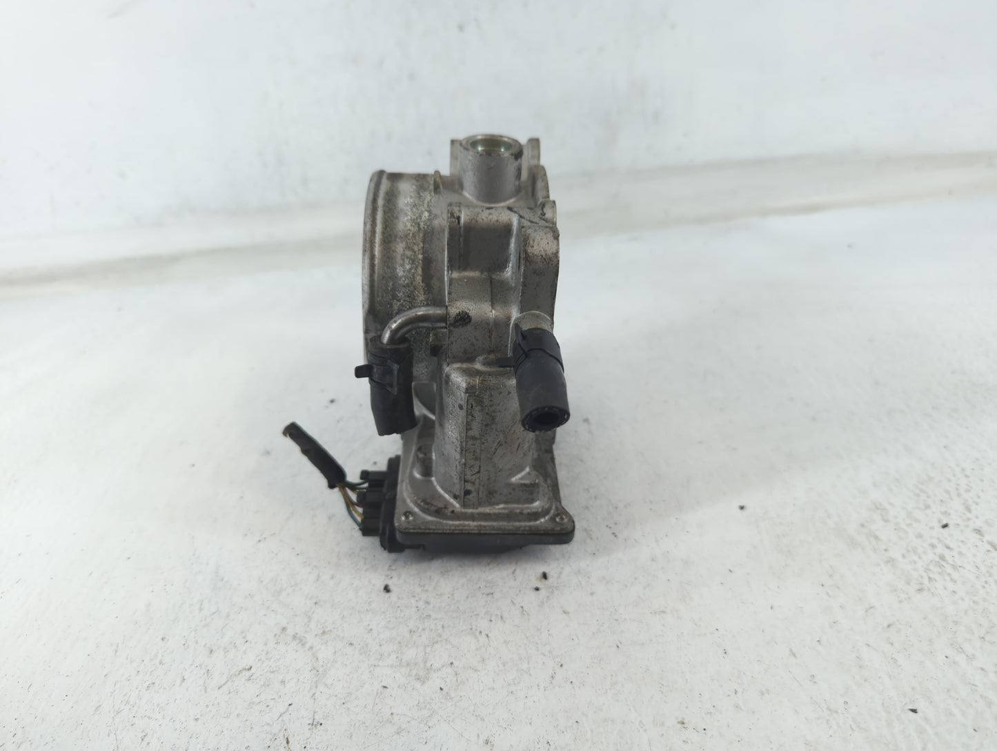 2014-2016 Kia Cadenza Throttle Body P/N:35100-3CAA0 Fits Fits 2012 2013 2014 2015 2016 2017 2018 OEM Used Auto Parts - Oemus