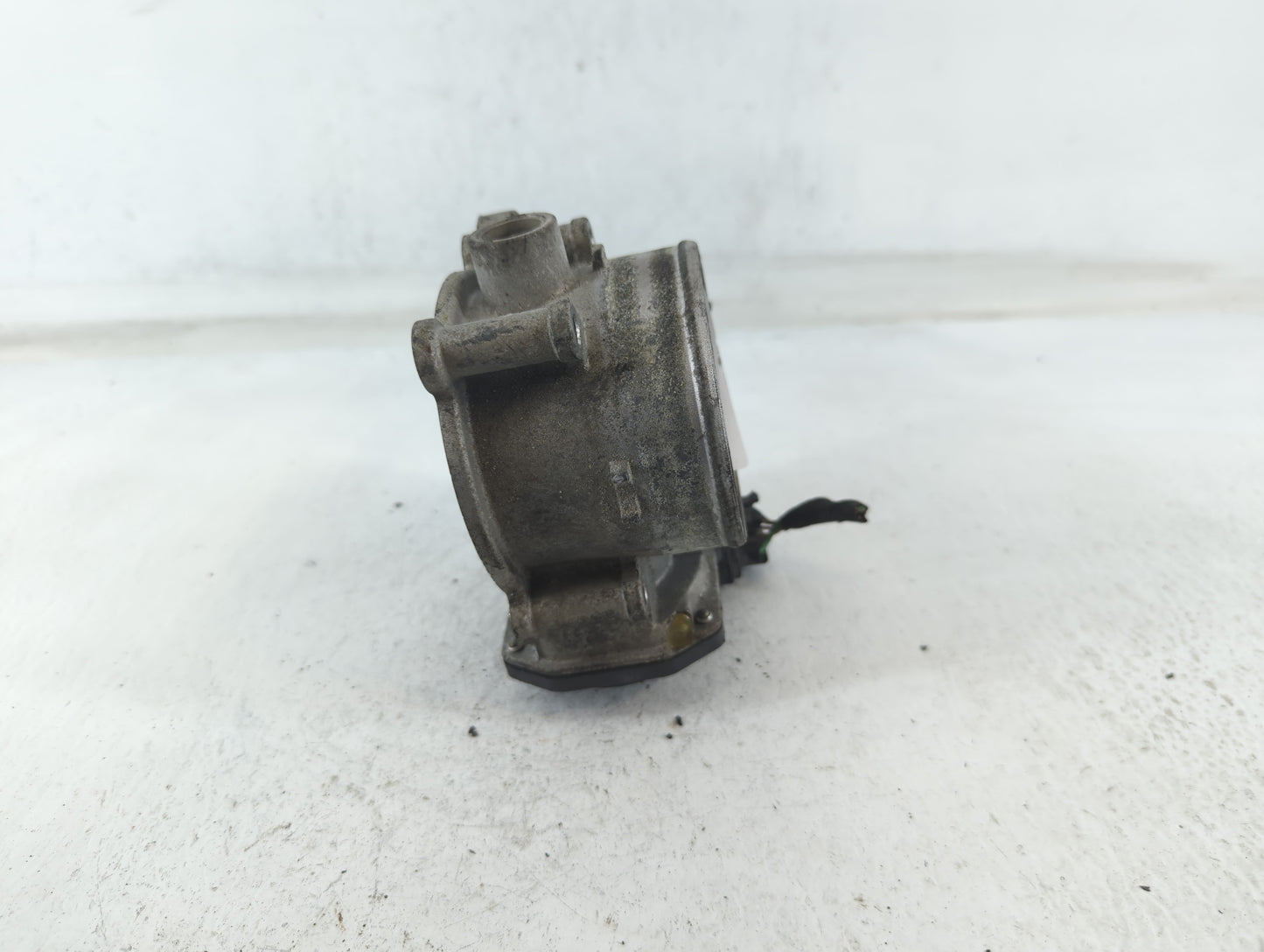 2014-2016 Kia Cadenza Throttle Body P/N:35100-3CAA0 Fits Fits 2012 2013 2014 2015 2016 2017 2018 OEM Used Auto Parts - Oemus