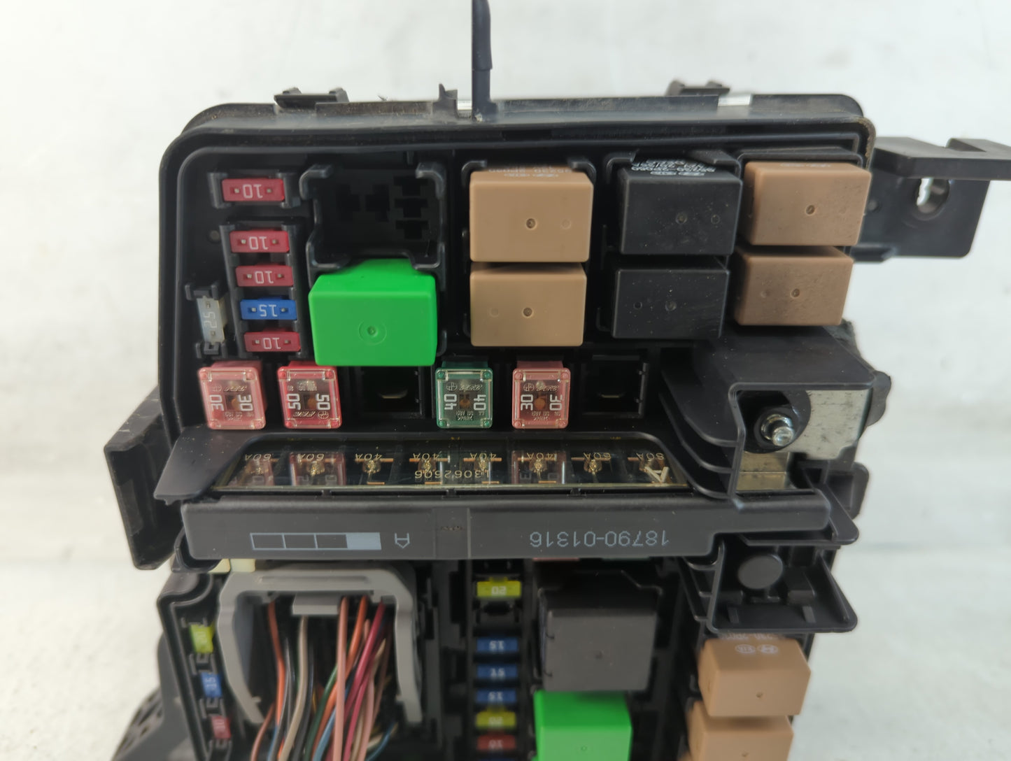 2014-2016 Kia Cadenza Fusebox Fuse Box Panel Relay Module P/N:91275-3R022 Fits Fits 2014 2015 2016 OEM Used Auto Parts - Oem