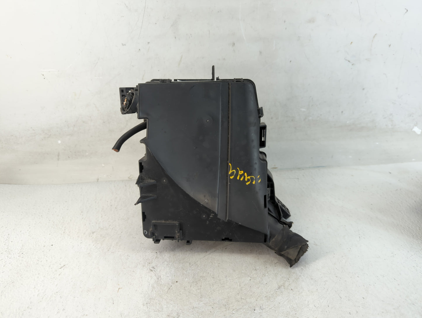 2014-2016 Kia Cadenza Fusebox Fuse Box Panel Relay Module P/N:91275-3R022 Fits Fits 2014 2015 2016 OEM Used Auto Parts - Oem