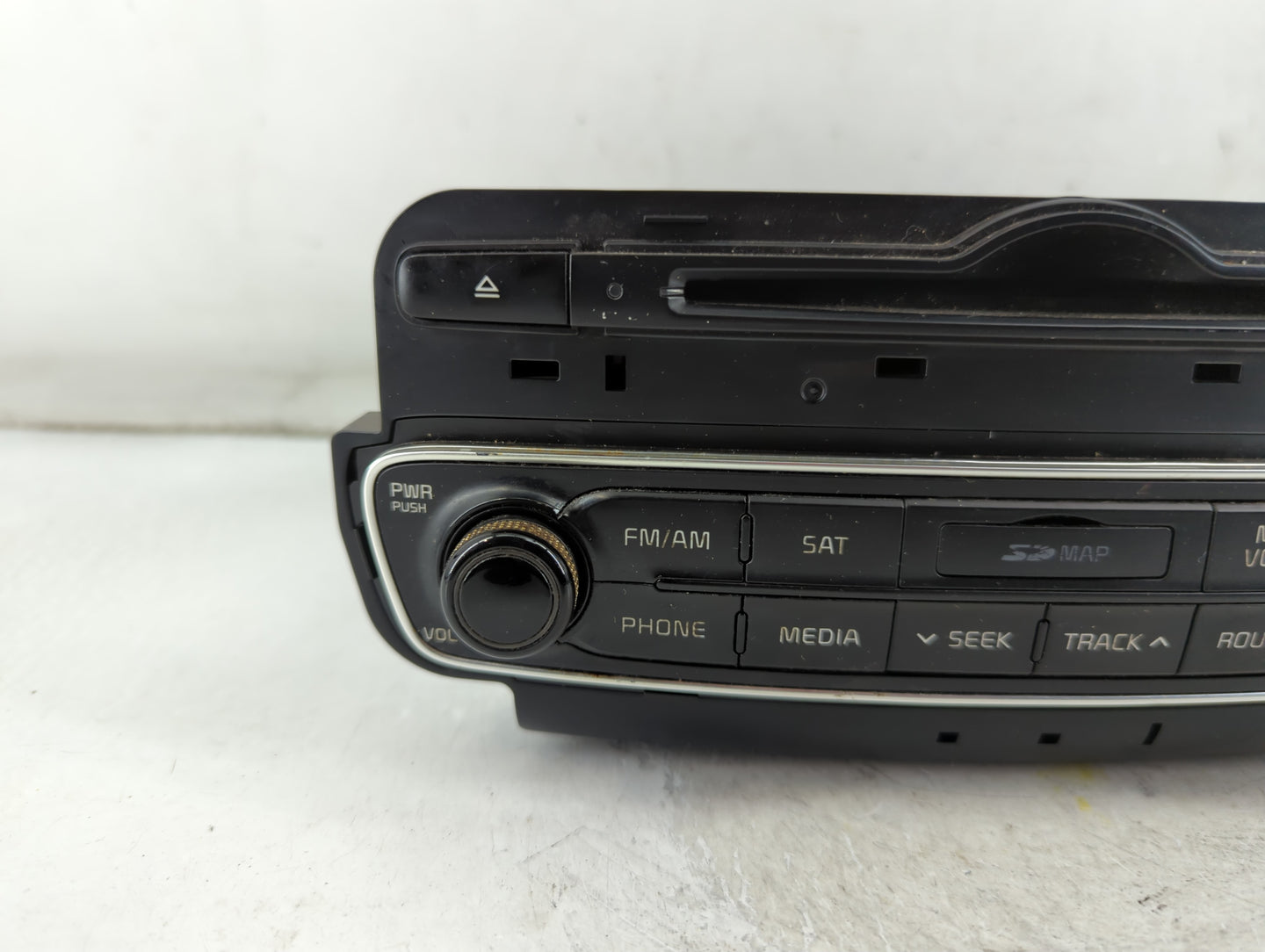 2014-2015 Kia Cadenza Radio AM FM Cd Player Receiver Replacement P/N:96560-3R105 Fits Fits 2014 2015 OEM Used Auto Parts - O