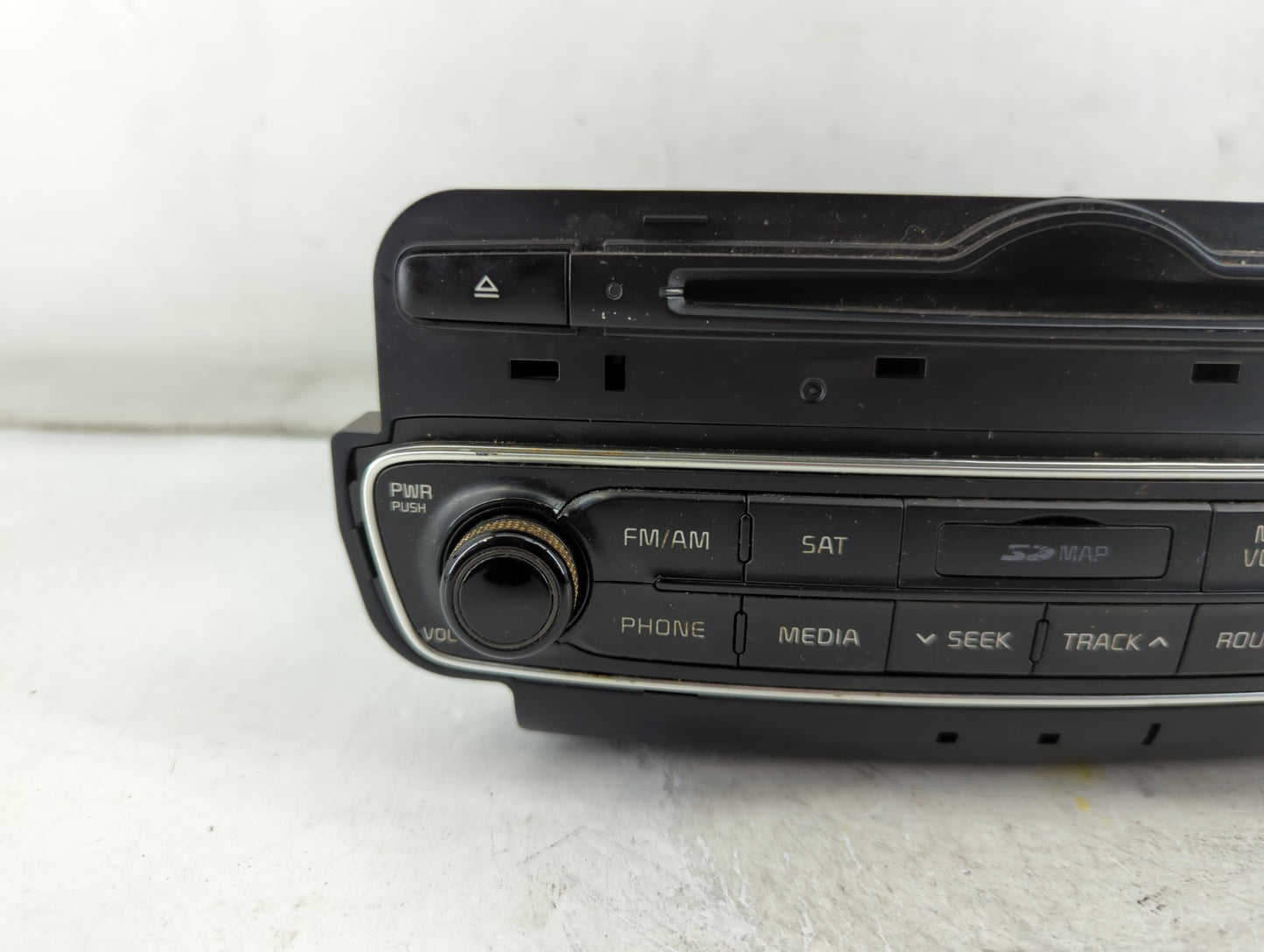2014-2015 Kia Cadenza Radio AM FM Cd Player Receiver Replacement P/N:96560-3R105 Fits Fits 2014 2015 OEM Used Auto Parts - O