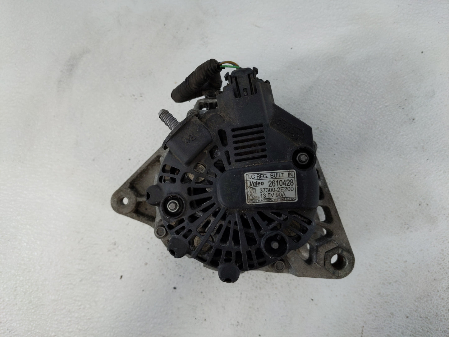 2014 Kia Forte Alternator Replacement Generator Charging Assembly Engine OEM P/N:37300-2E200 Fits Fits 2012 2013 2015 OEM Us