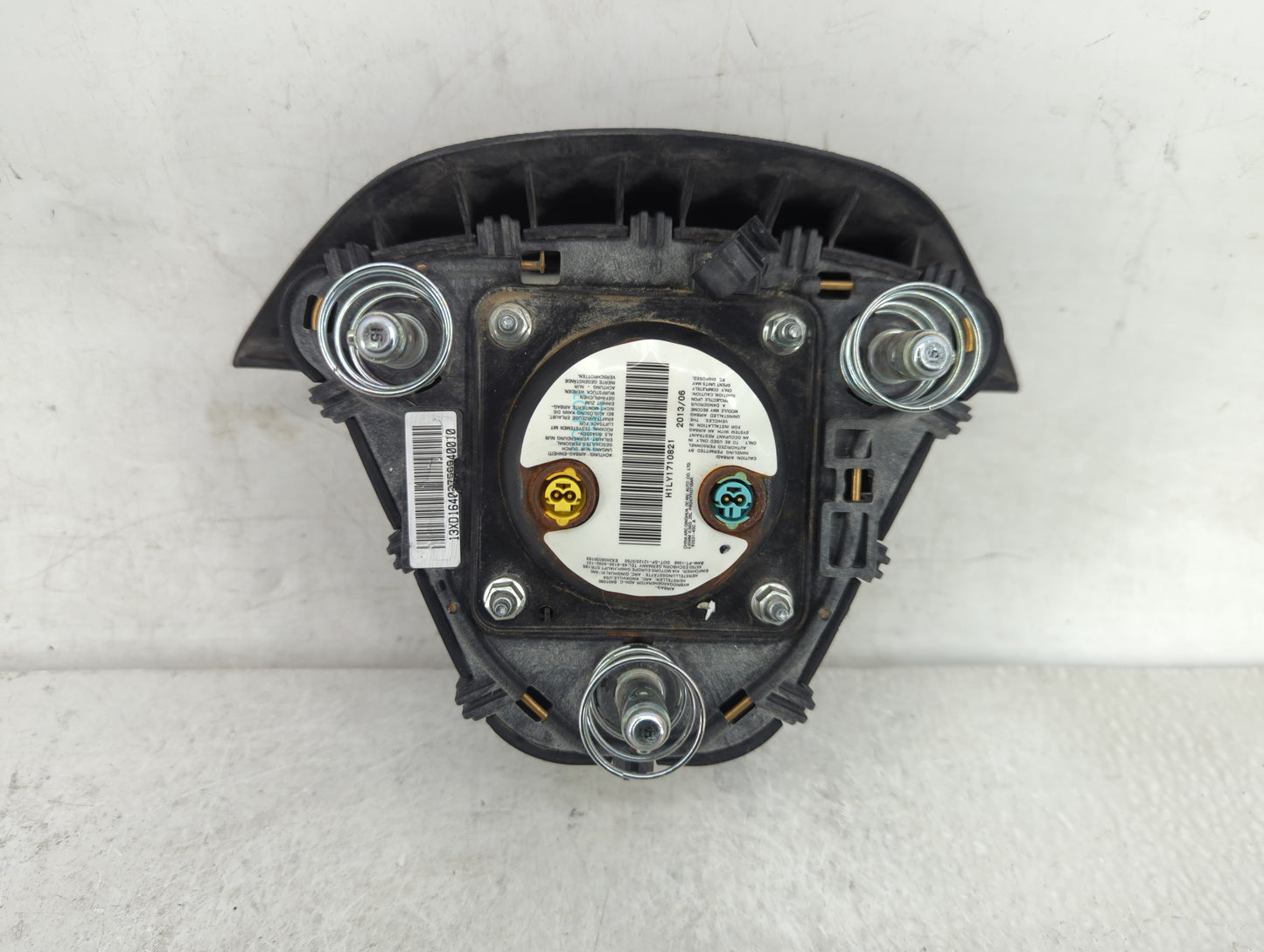 2014-2016 Kia Forte Air Bag Driver Left Steering Wheel Mounted Fits Fits 2014 2015 2016 OEM Used Auto Parts - Oemusedautopar