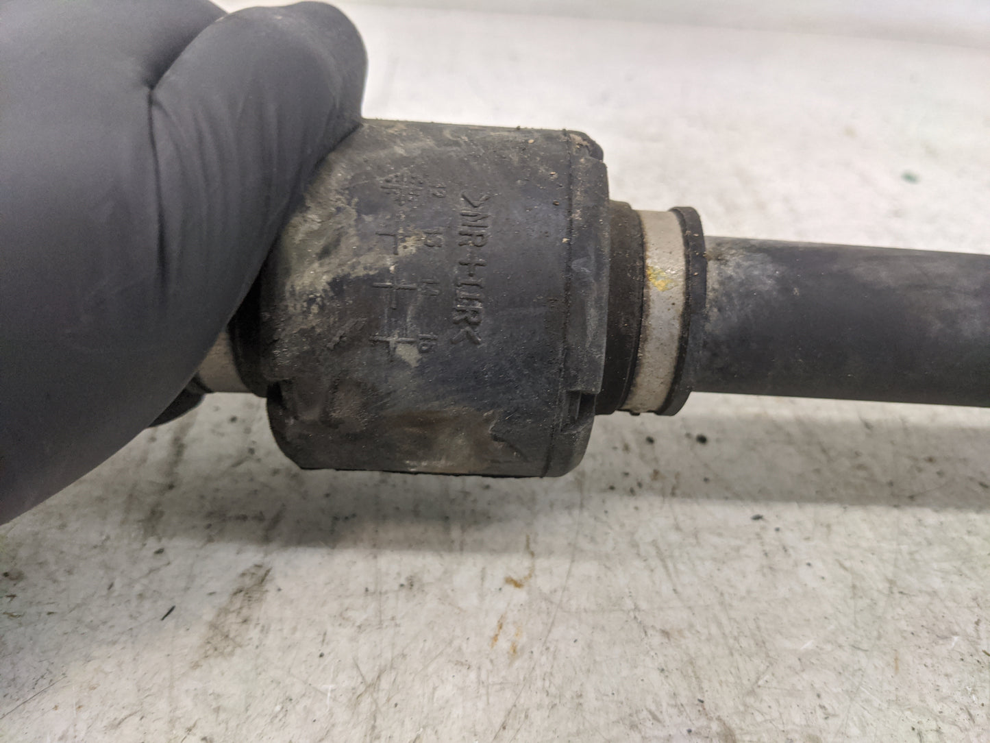 2014 Kia Forte Axle Shaft Front Passenger Cv C/v - Oemusedautoparts1.com