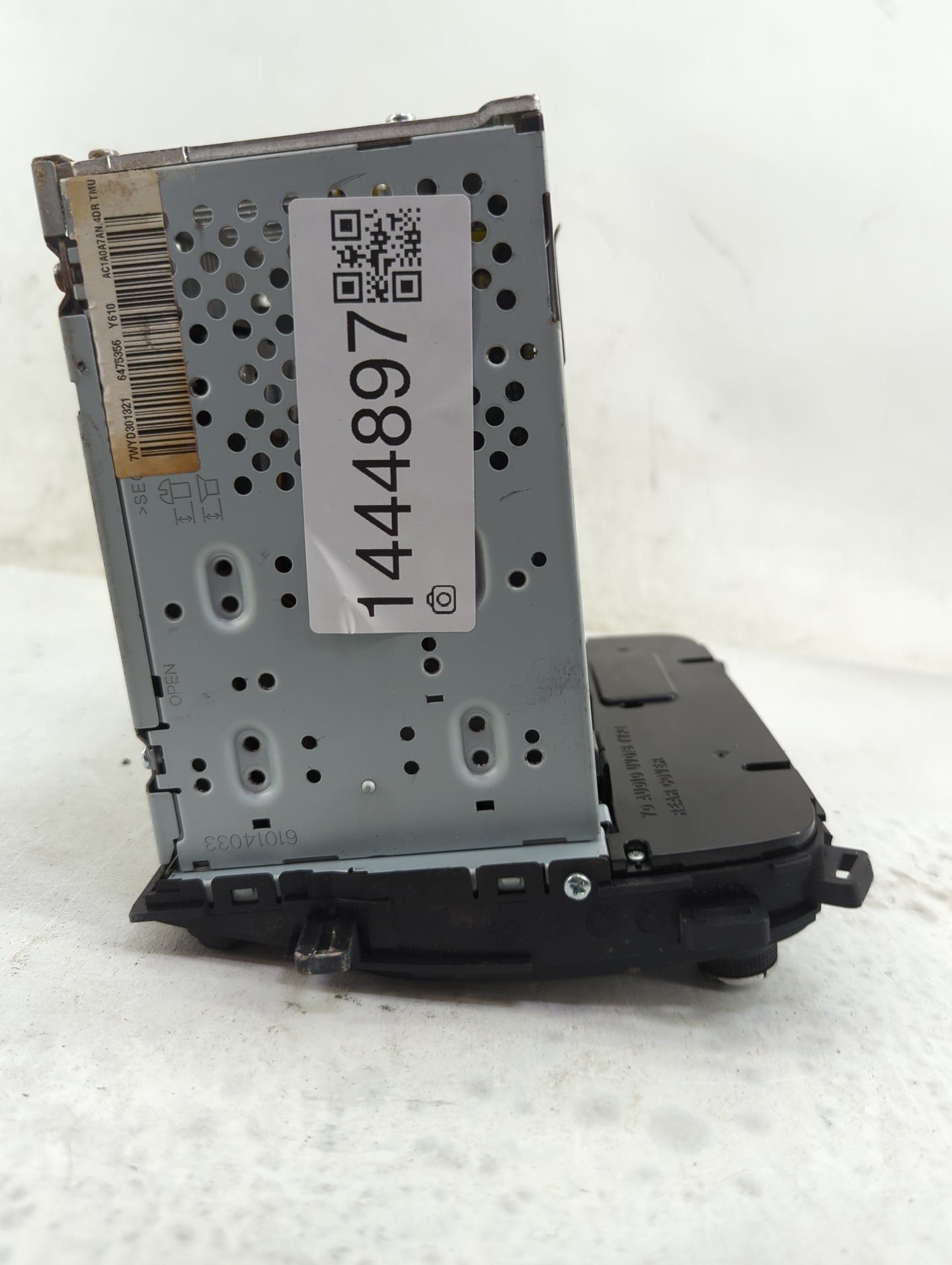2014-2016 Kia Forte Radio AM FM Cd Player Receiver Replacement P/N:96160-A7100WK AC1A0A7AN Fits Fits 2014 2015 2016 OEM Used