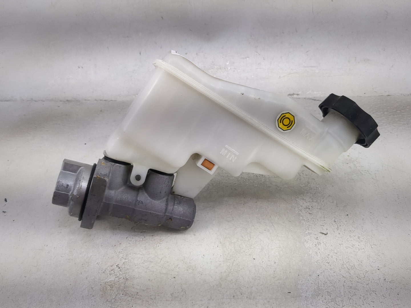 2014-2018 Kia Forte Brake Master Cylinder 1492075 - Oemusedautoparts1.com