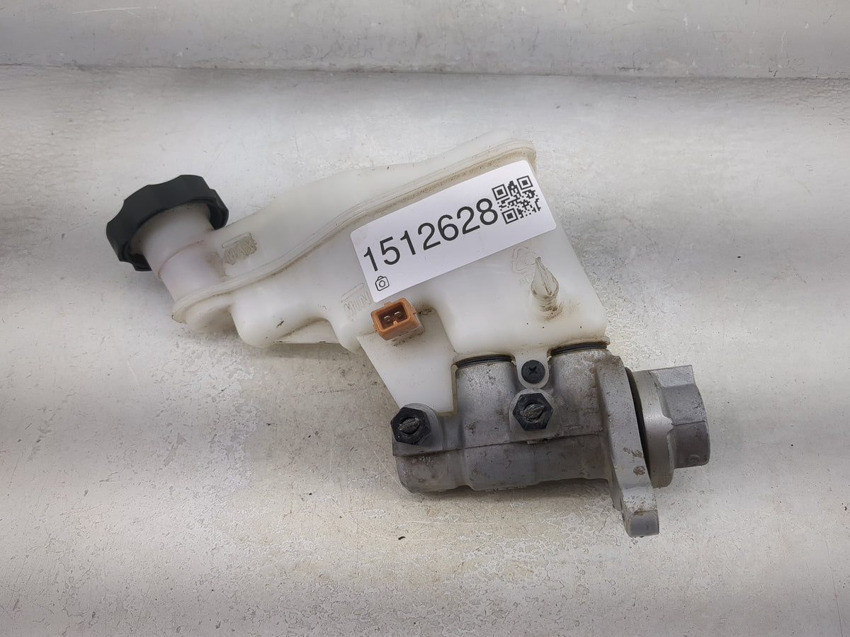 2014-2018 Kia Forte Brake Master Cylinder 1512628 - Oemusedautoparts1.com