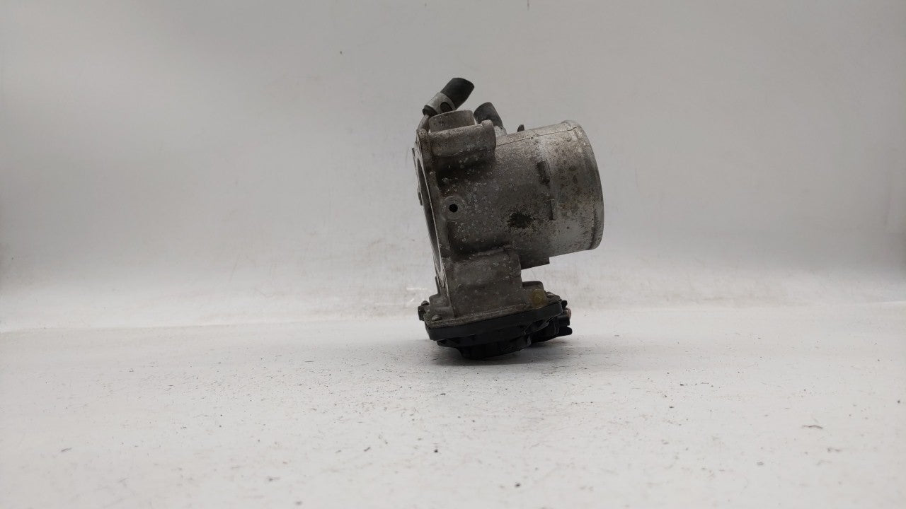 2014-2016 Kia Forte Throttle Body P/N:35100-2E400 Fits Fits 2012 2013 2014 2015 2016 2018 2019 OEM Used Auto Parts - Oemused