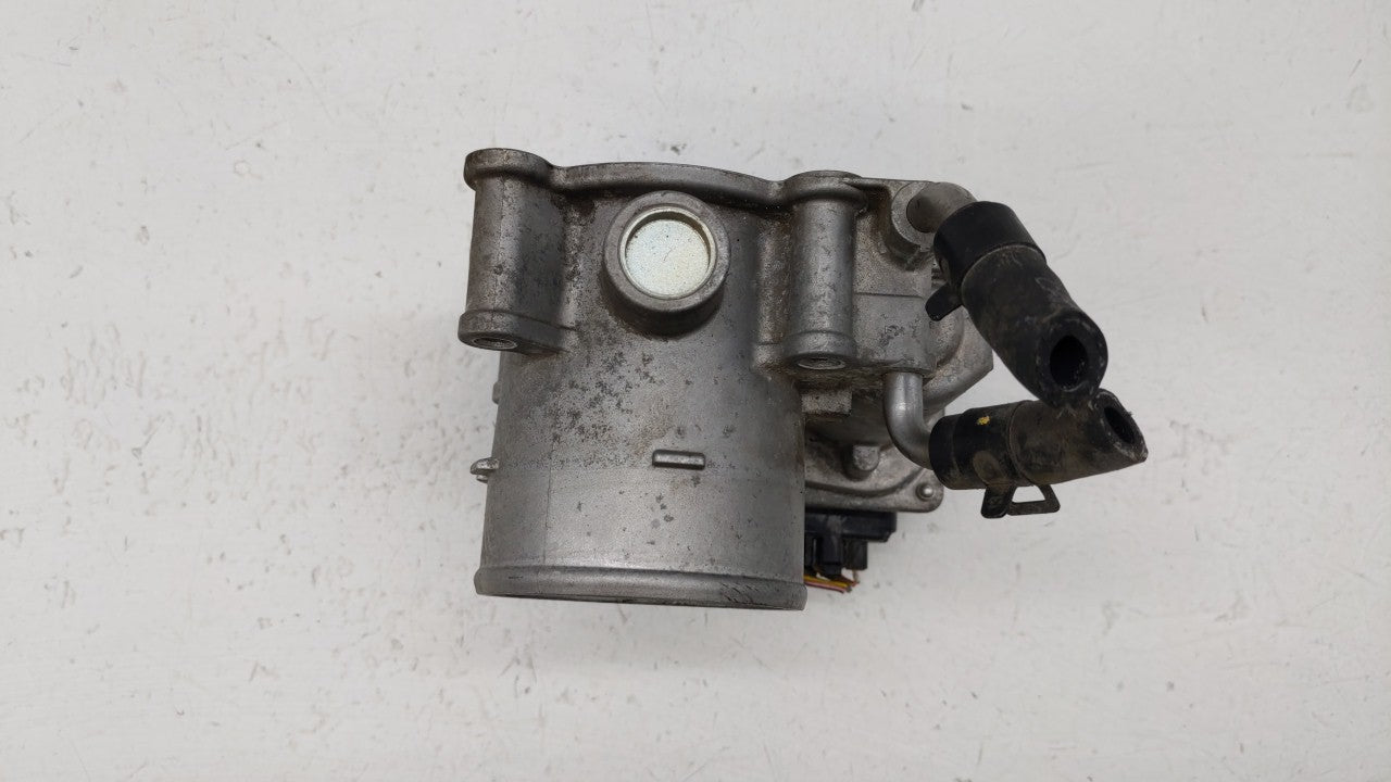 2014-2016 Kia Forte Throttle Body P/N:35100-2E400 Fits Fits 2012 2013 2014 2015 2016 2018 2019 OEM Used Auto Parts - Oemused