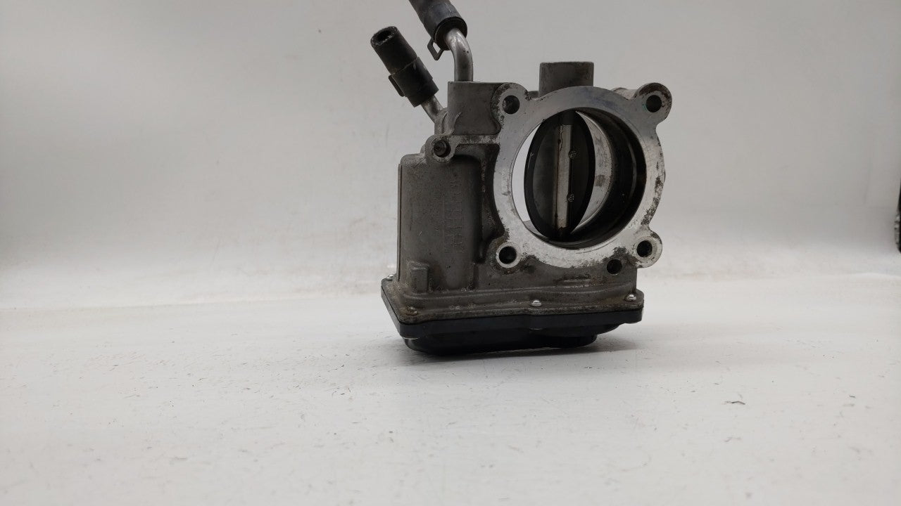 2014-2016 Kia Forte Throttle Body P/N:35100-2E400 Fits Fits 2012 2013 2014 2015 2016 2018 2019 OEM Used Auto Parts - Oemused