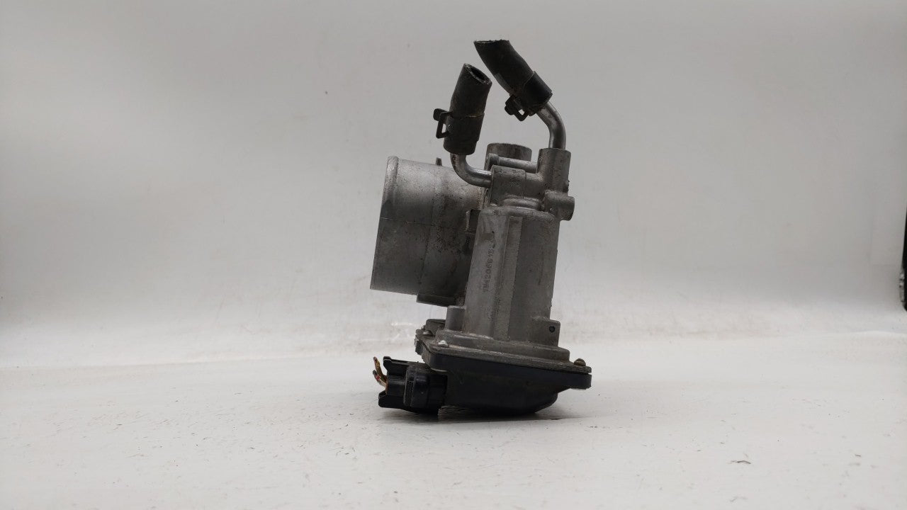 2014-2016 Kia Forte Throttle Body P/N:35100-2E400 Fits Fits 2012 2013 2014 2015 2016 2018 2019 OEM Used Auto Parts - Oemused