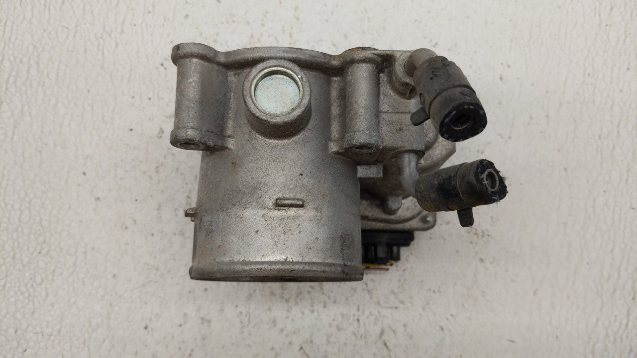 2014-2016 Kia Forte Throttle Body P/N:35100-2E400 Fits Fits 2012 2013 2014 2015 2016 2018 2019 OEM Used Auto Parts - Oemused