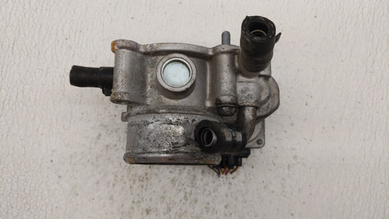 2014-2016 Kia Forte Throttle Body P/N:35100-2B320 Fits Fits 2013 2014 2015 2016 OEM Used Auto Parts - Oemusedautoparts1.com