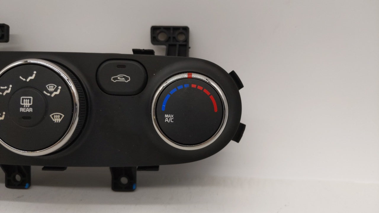 2014-2016 Kia Forte Climate Control Module Temperature AC/Heater Replacement P/N:97250-A7051WK 97250-B0AA0 Fits OEM Used Aut